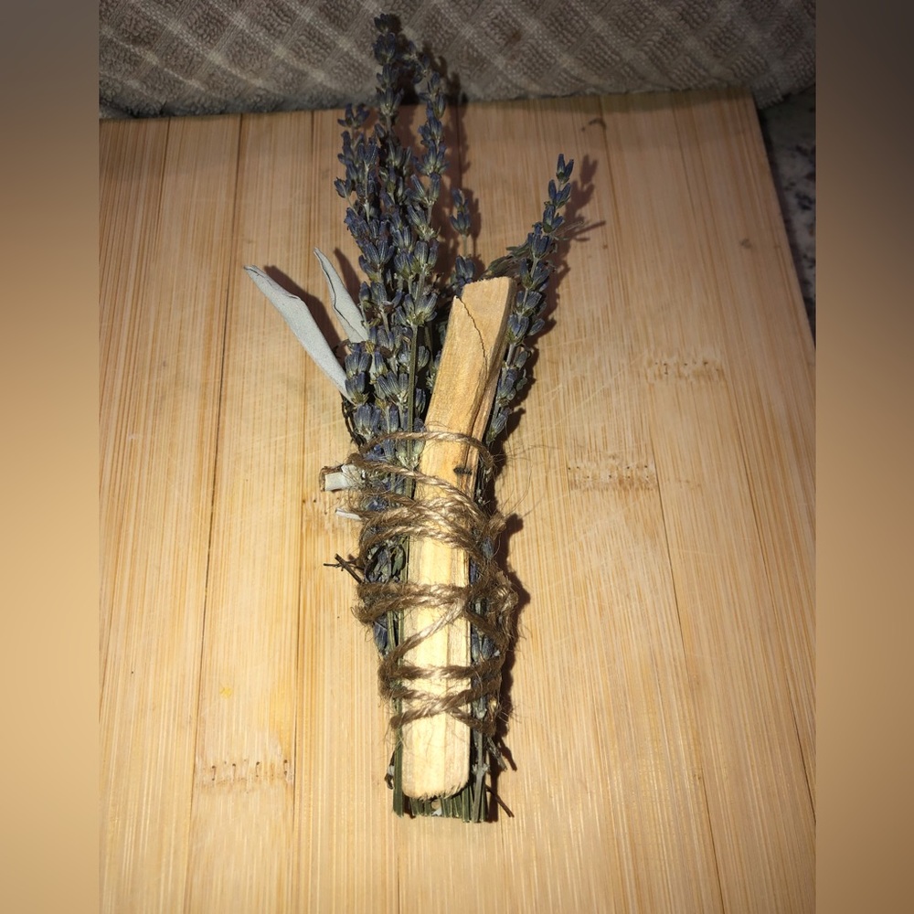 Organic White Sage, Palo Santo, Lavender, Thyme smudge stick